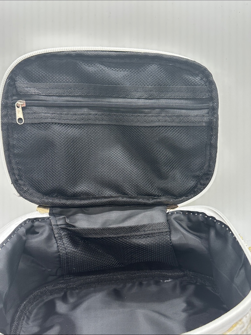 Tweed Cosmetic Train Case - Picture 4 of 4